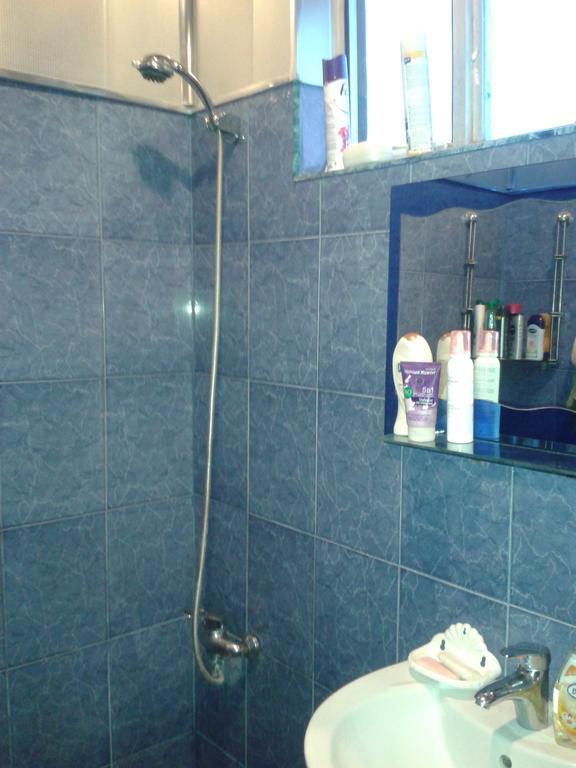 Homestay Izolda Батумі Екстер'єр фото