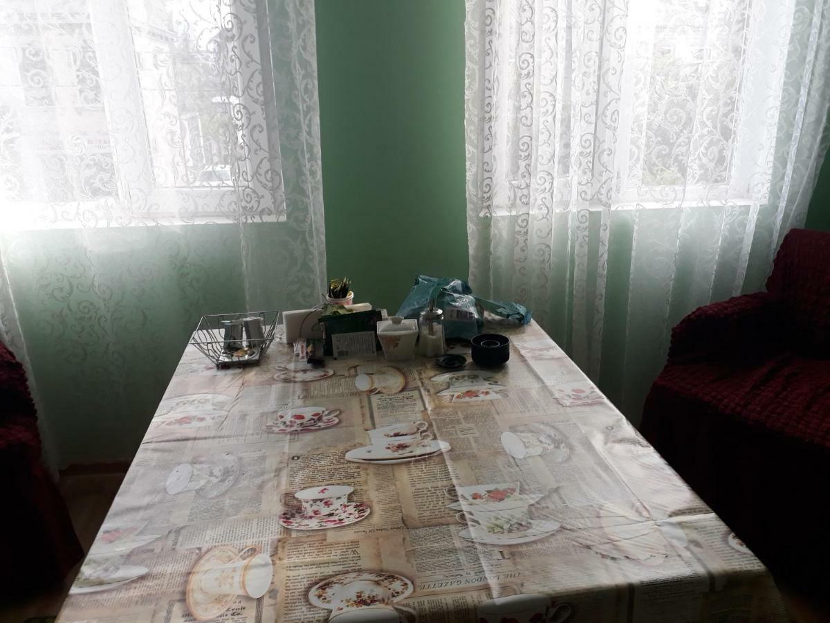 Homestay Izolda Батумі Екстер'єр фото